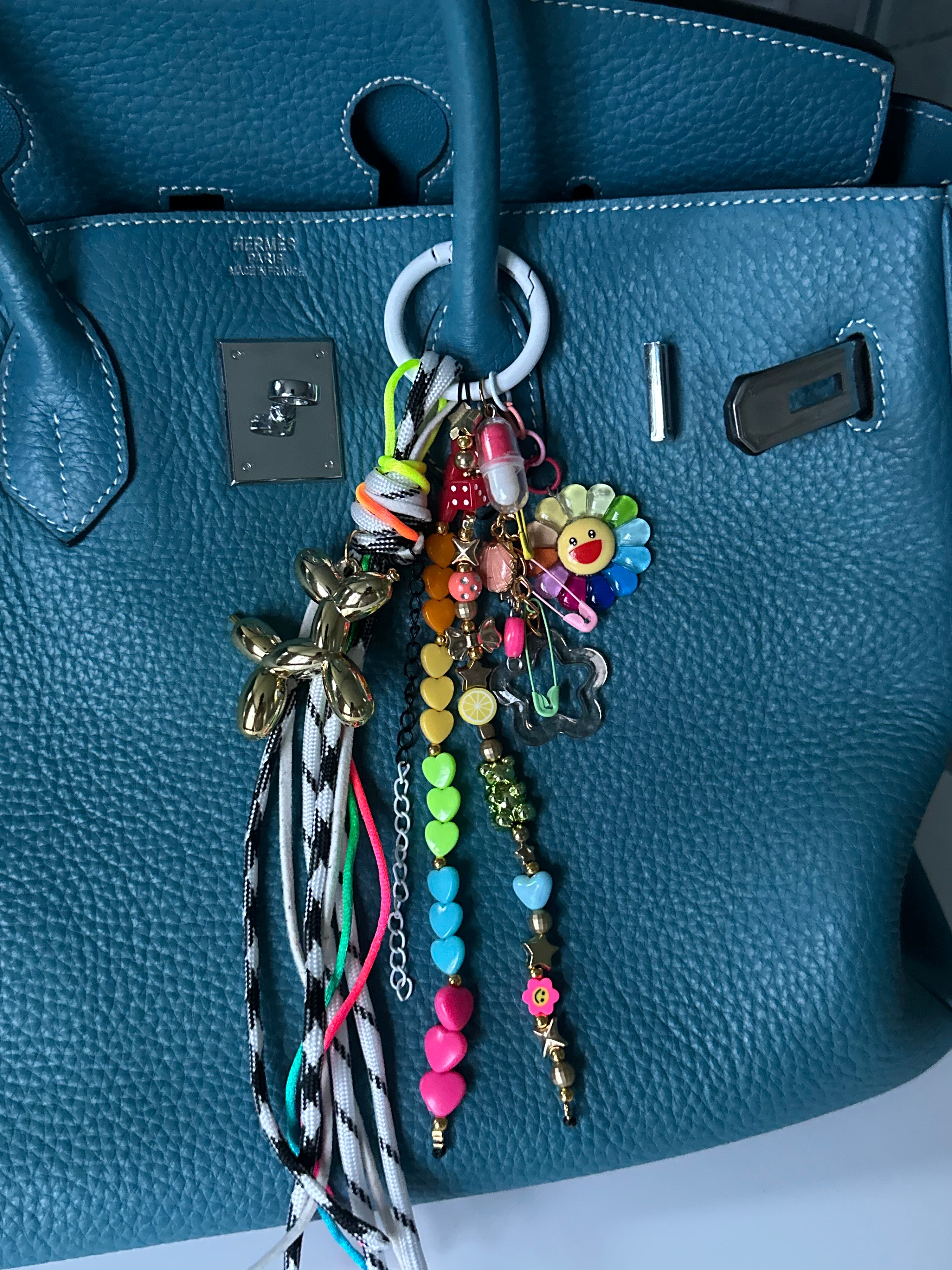 Abby charm (gold)