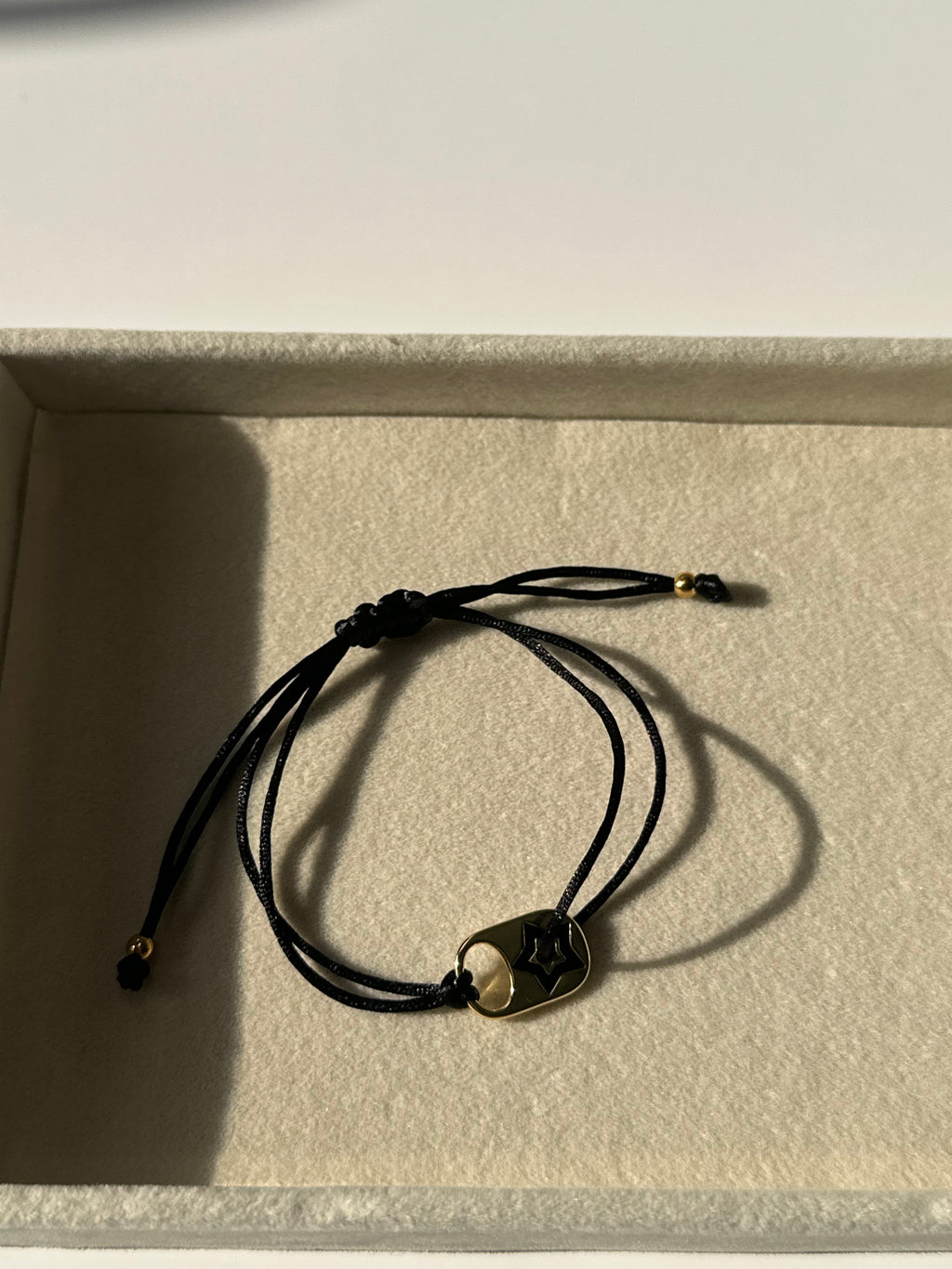 Luna adjustable bracelet (black Gold)